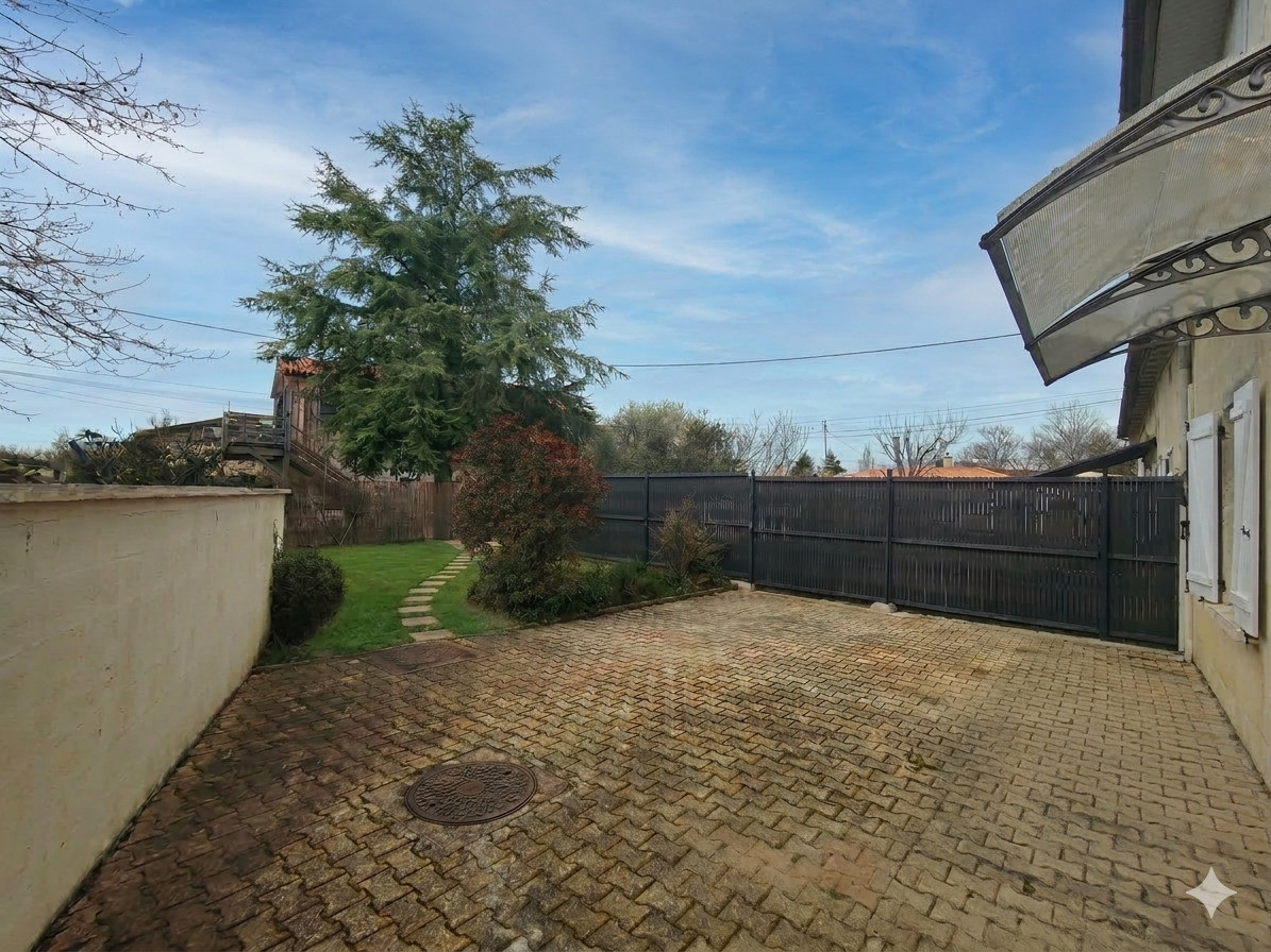 
                                                Vente
                                                 Opportunité à IZON