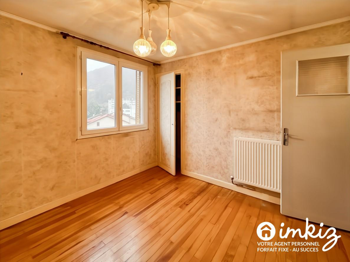 
                                                Vente
                                                 Opportunité à saisir : T3 de 58m² à fort potentiel