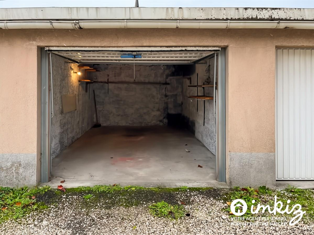 
                                                Vente
                                                 Opportunité à saisir : T3 de 58m² à fort potentiel