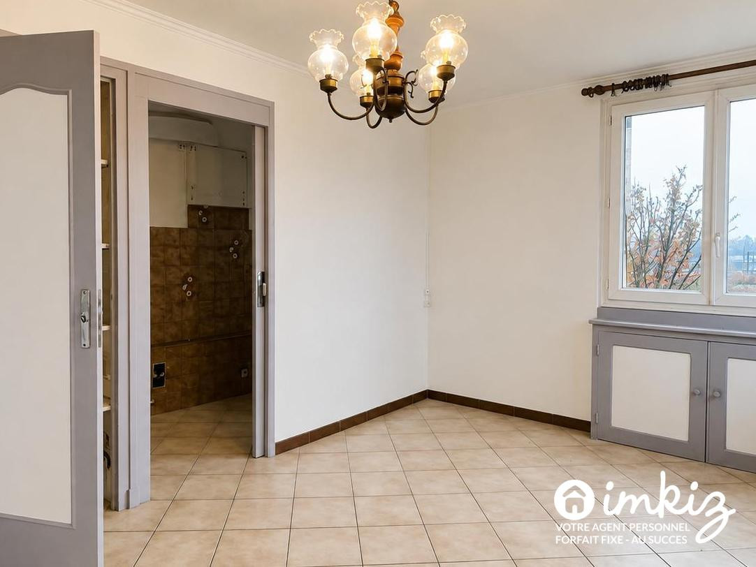 
                                                Vente
                                                 Opportunité à saisir : T4 de 58m² à fort potentiel