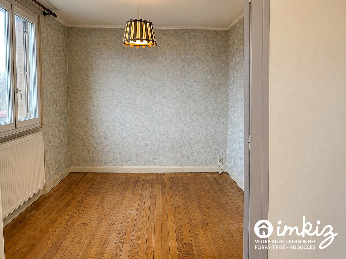 
                                                Vente
                                                 Opportunité à saisir : T4 de 58m² à fort potentiel