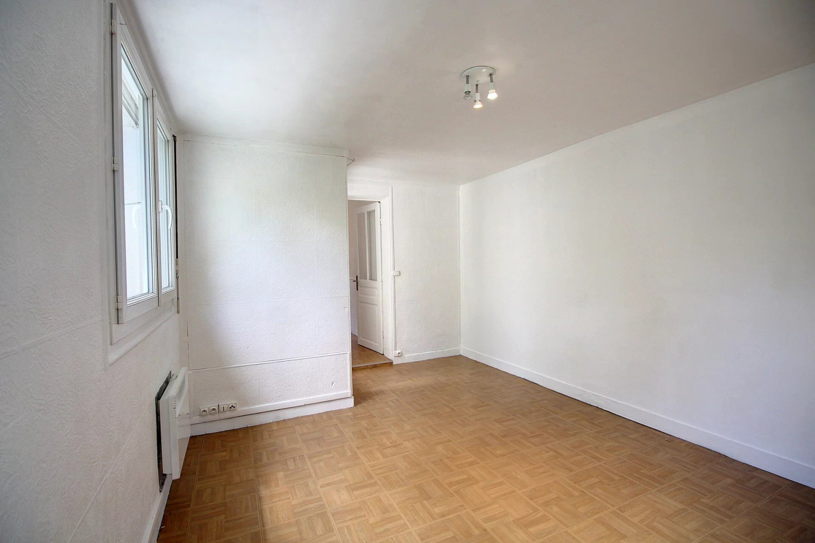 
                                                Location
                                                 Ormesson maison 48m2 avec garage