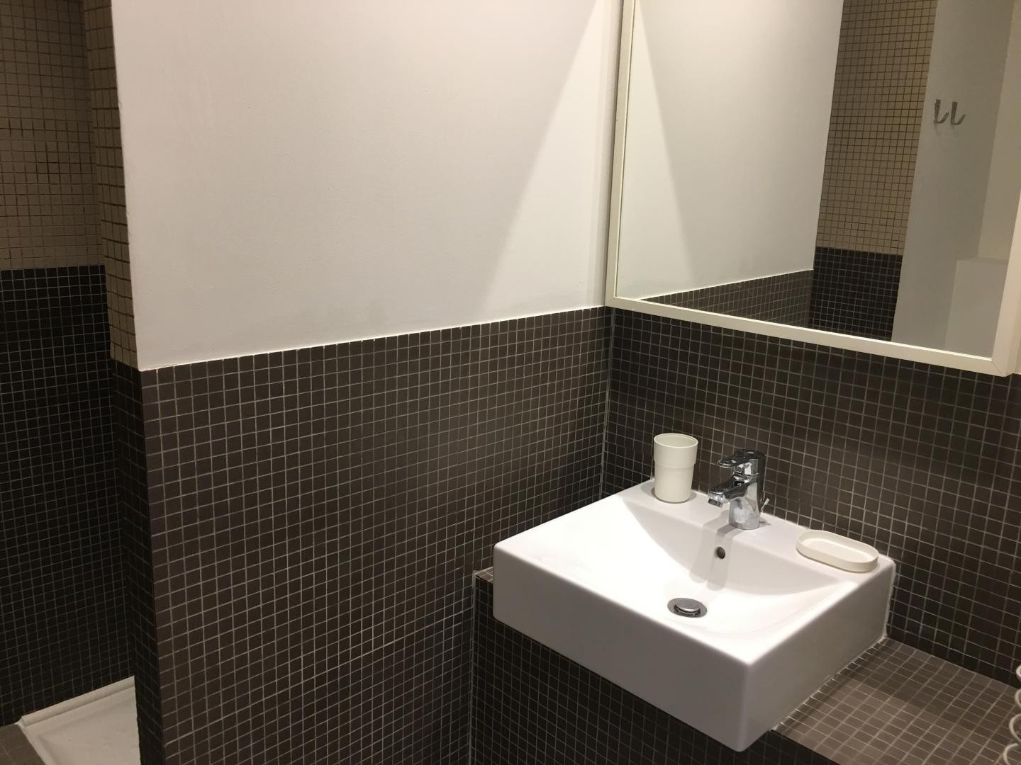 
                                                Location
                                                 Paradis 32*