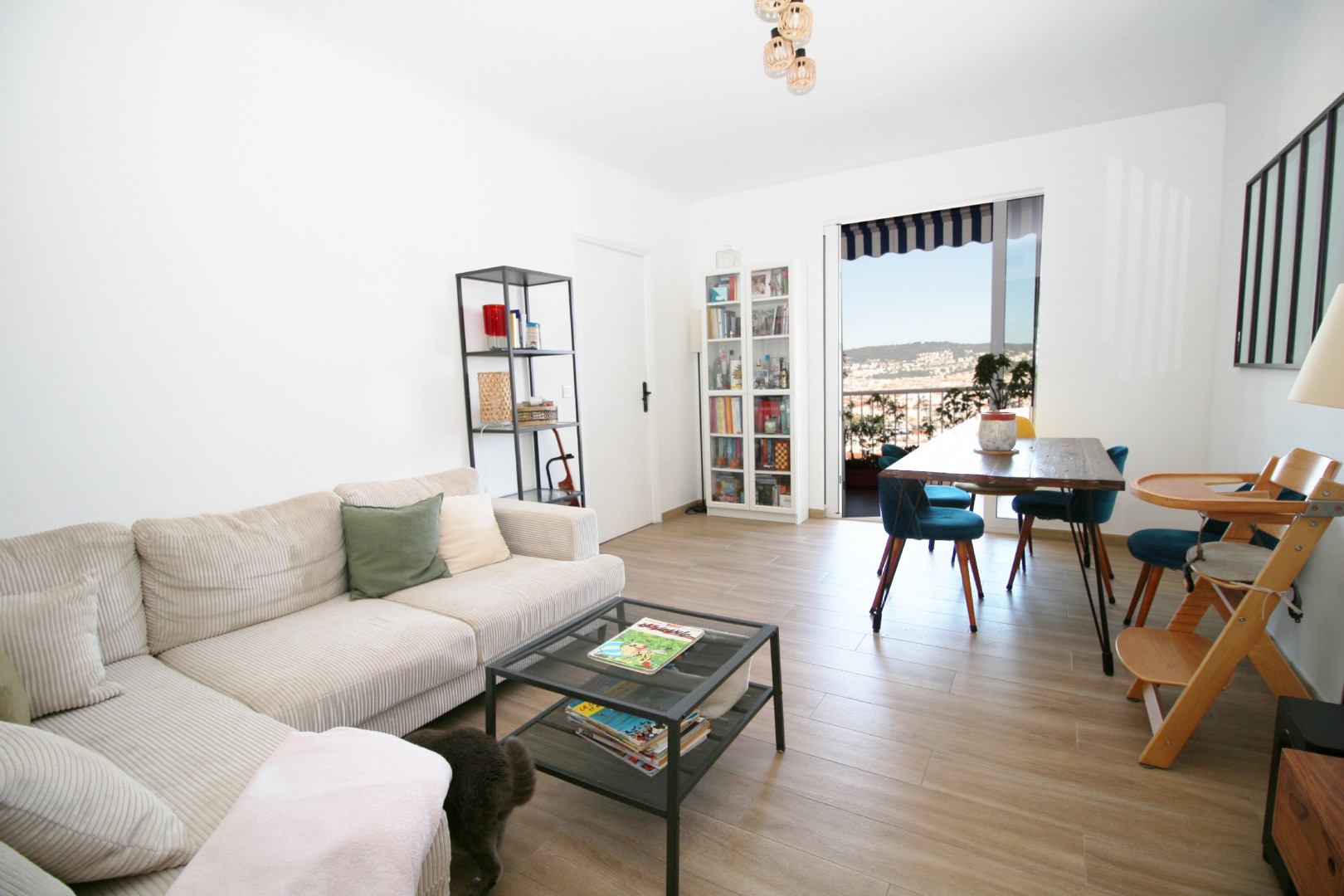 
                                                Vente
                                                 Parc Impérial Nice 4 pièces VUE MER panoramique a vendre