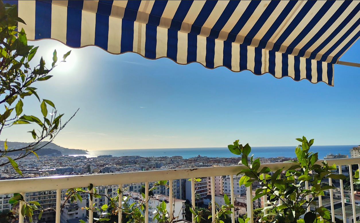 
                                                Vente
                                                 Parc Impérial Nice 4 pièces VUE MER panoramique a vendre