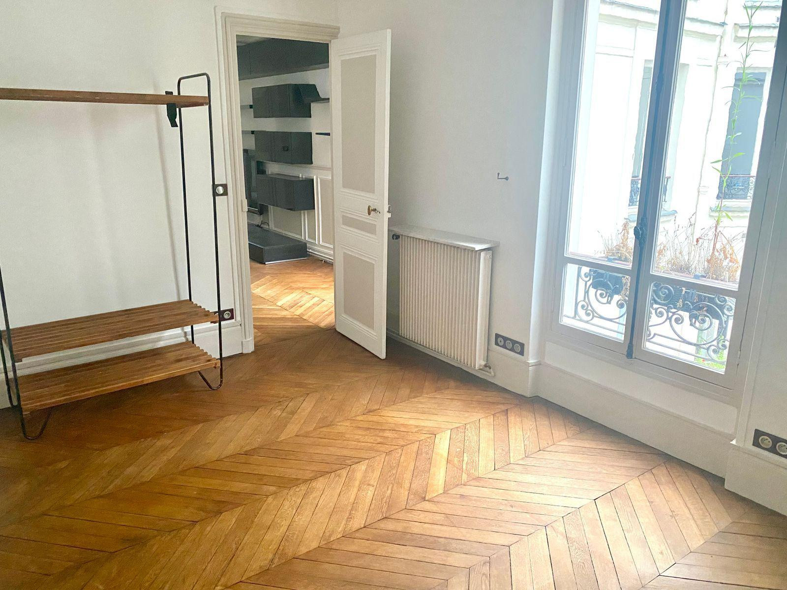 
                                                Location
                                                 Paris 10e (75010)