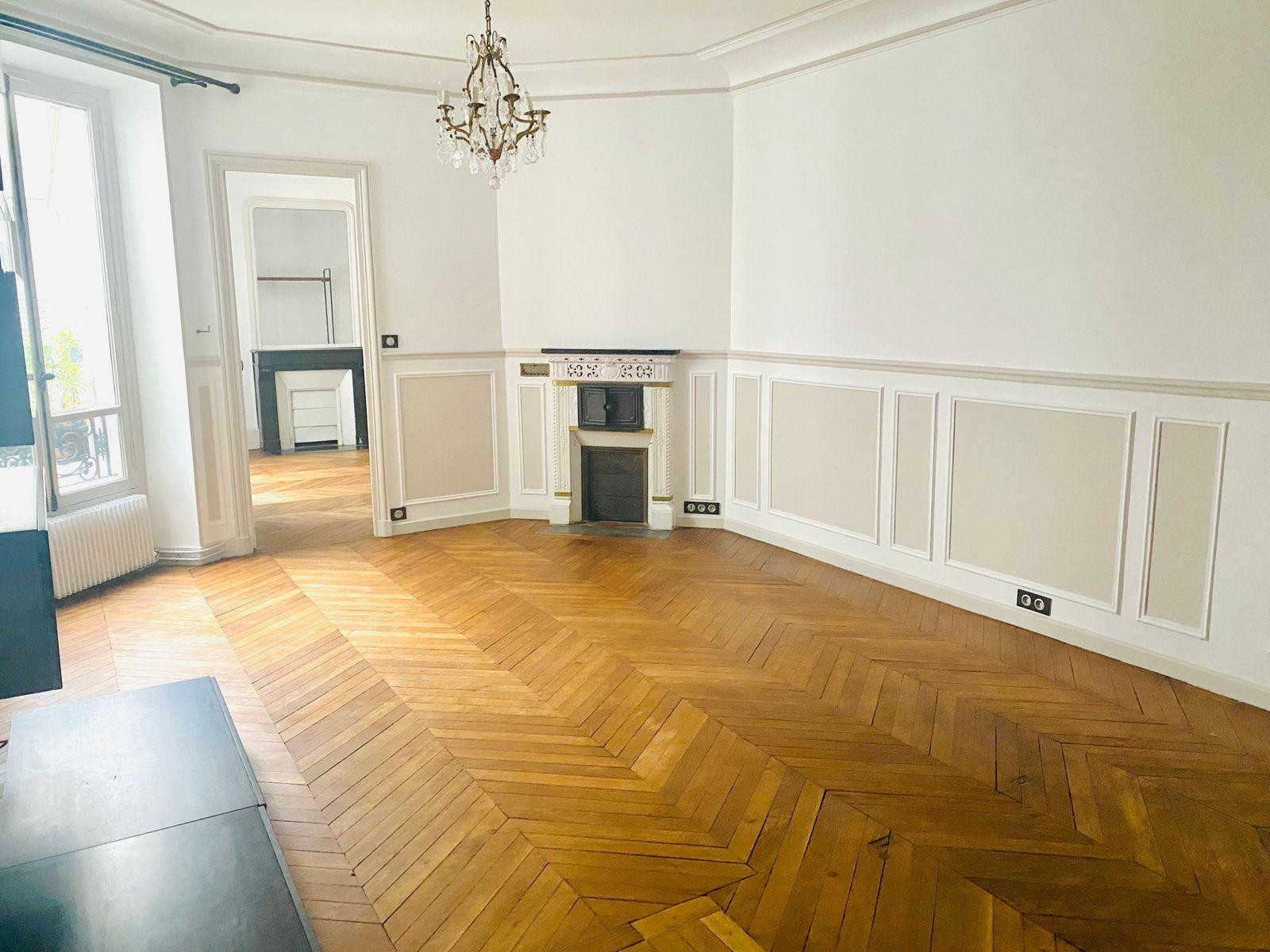 
                                                Location
                                                 Paris 10e (75010)