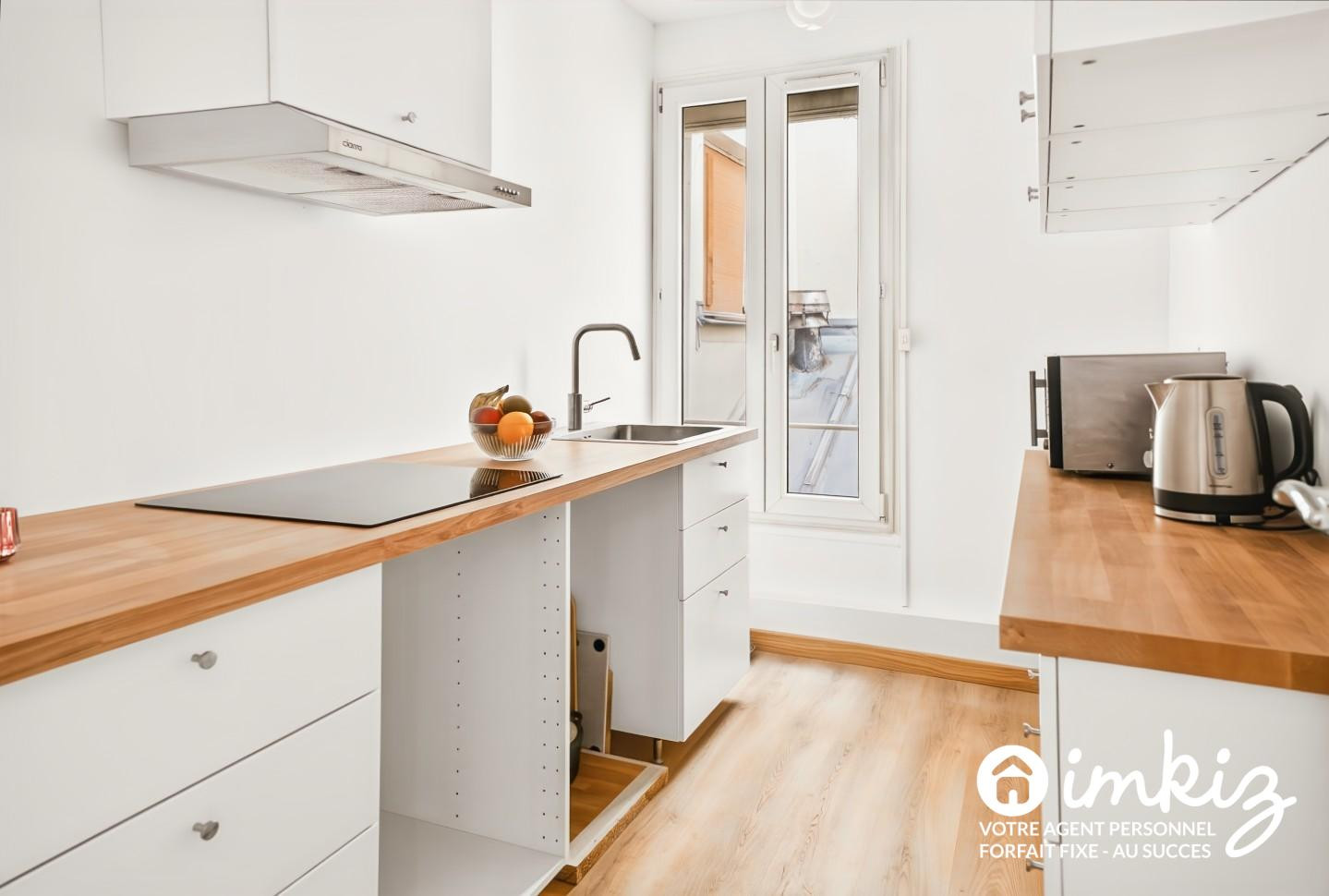 
                                                Vente
                                                 Paris 10ème 3 pièces 58 m² calme sur cour à neuf