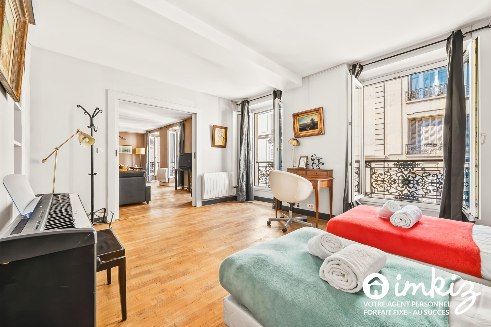 
                                                Vente
                                                 Paris 10ème 4 pièces 98 m² sur rue rénové