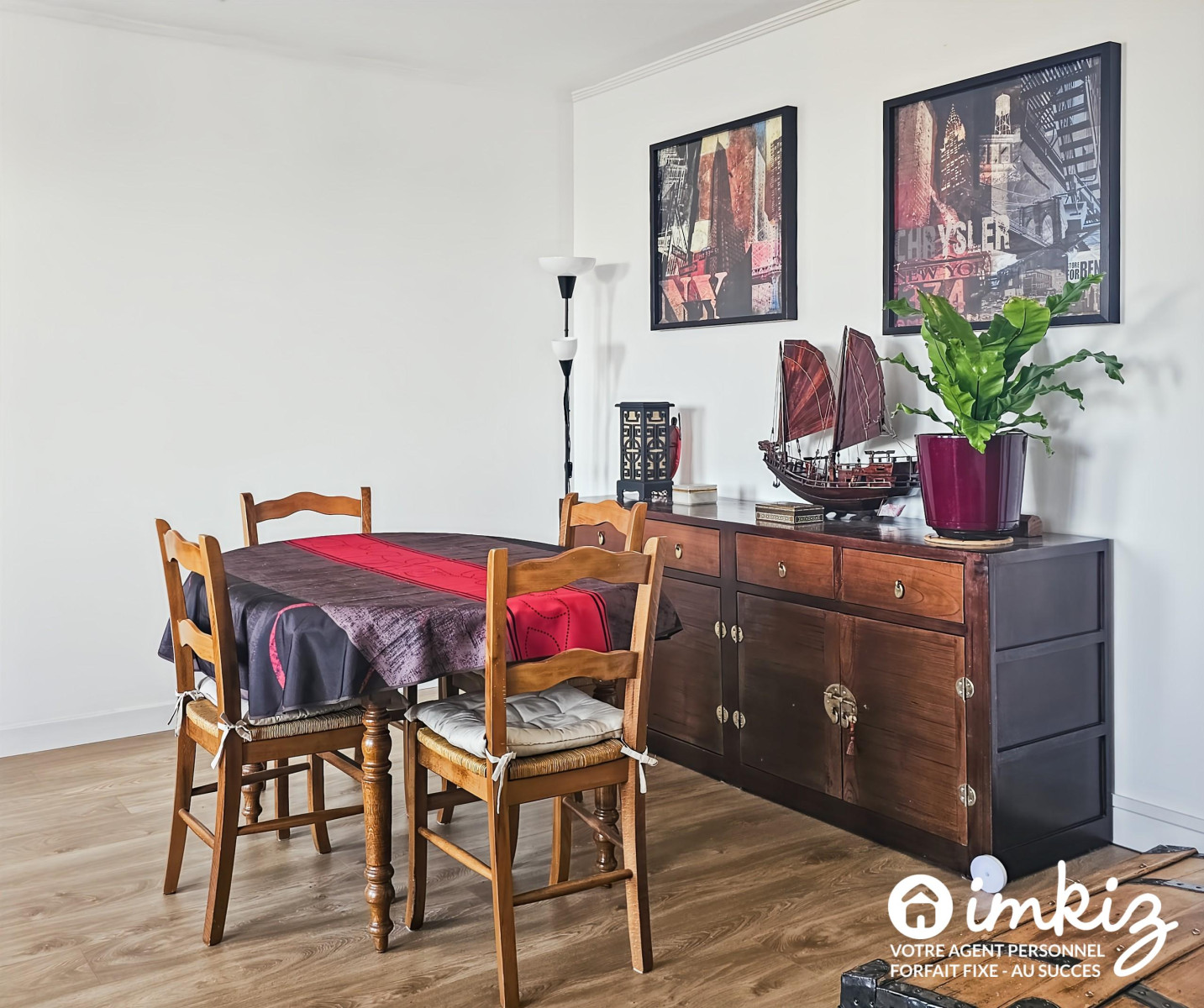 
                                                Vente
                                                 Paris 10ème 4 pièces de 89 m² avec vue panoramique
