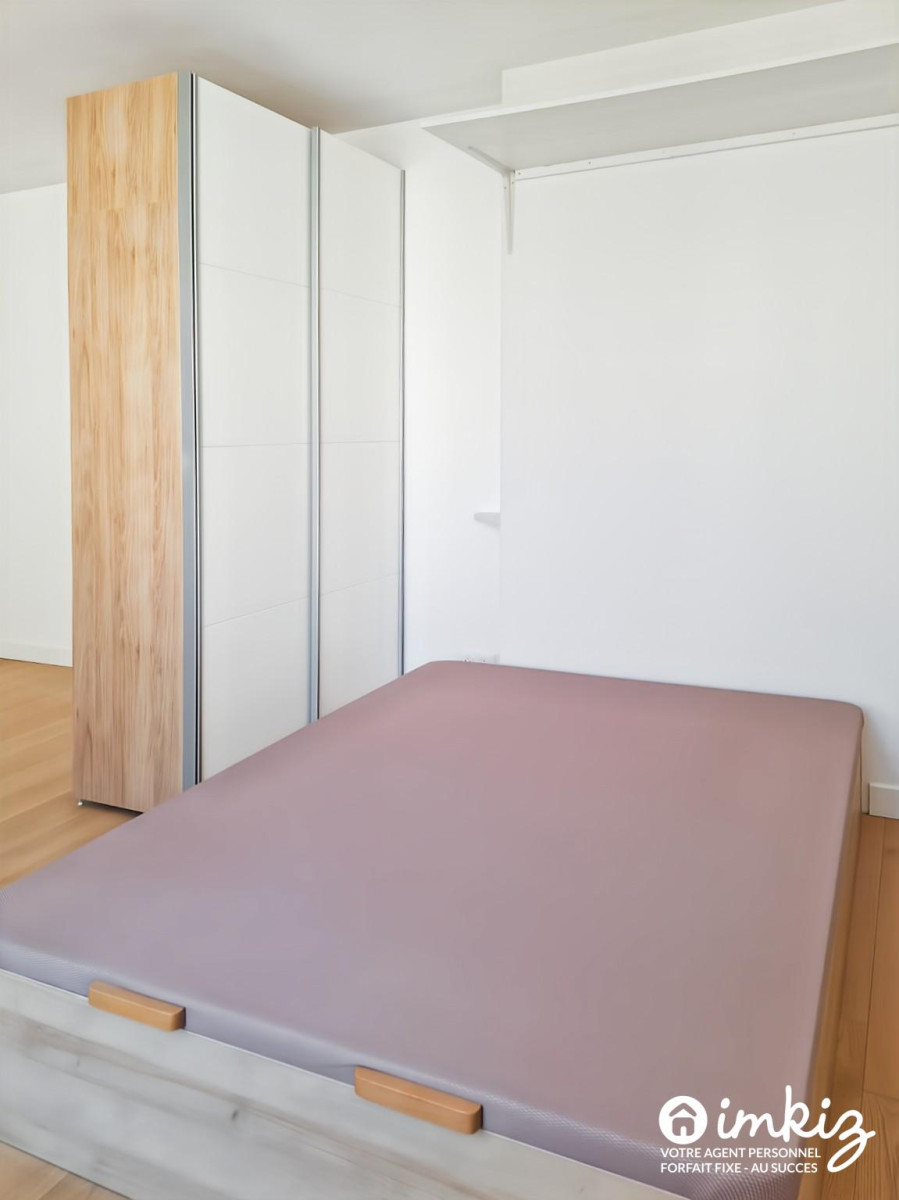 
                                                Vente
                                                 Paris 11ᵉ grand studio 36m² rénové