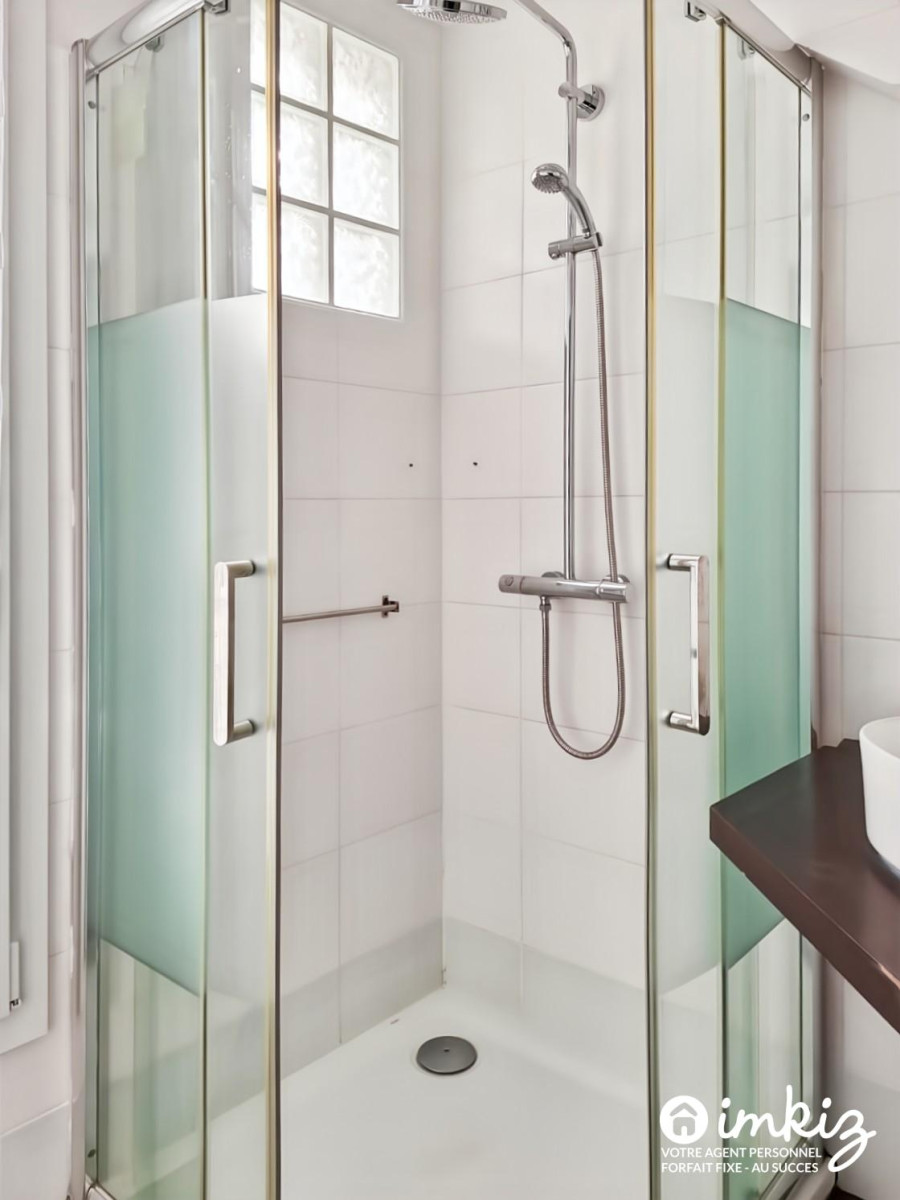 
                                                Vente
                                                 Paris 11ᵉ grand studio 36m² rénové