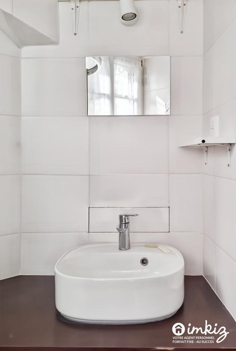 
                                                Vente
                                                 Paris 11ᵉ grand studio 36m² rénové