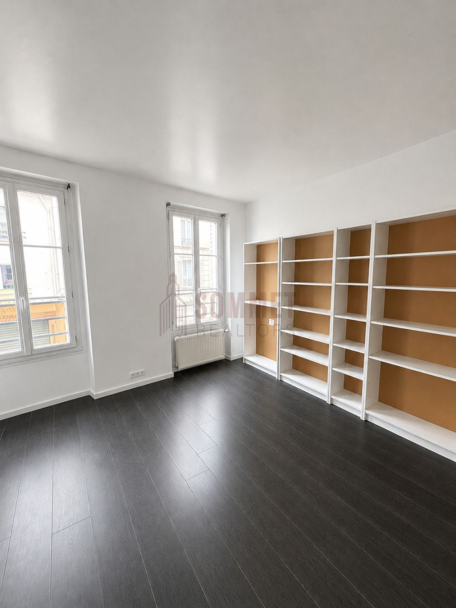 
                                                Location
                                                 PARIS 15ᵉ – RUE VIALA – STUDIO LUMINEUX