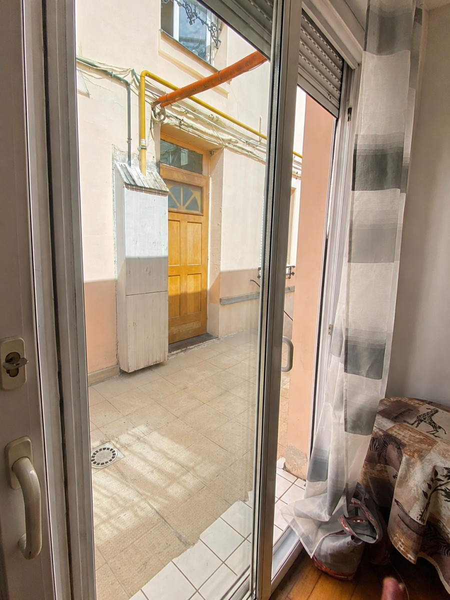 
                                                Vente
                                                 Paris 15e – Appartement 2 pièces de 37,93 m² – Dernier étage – Cave