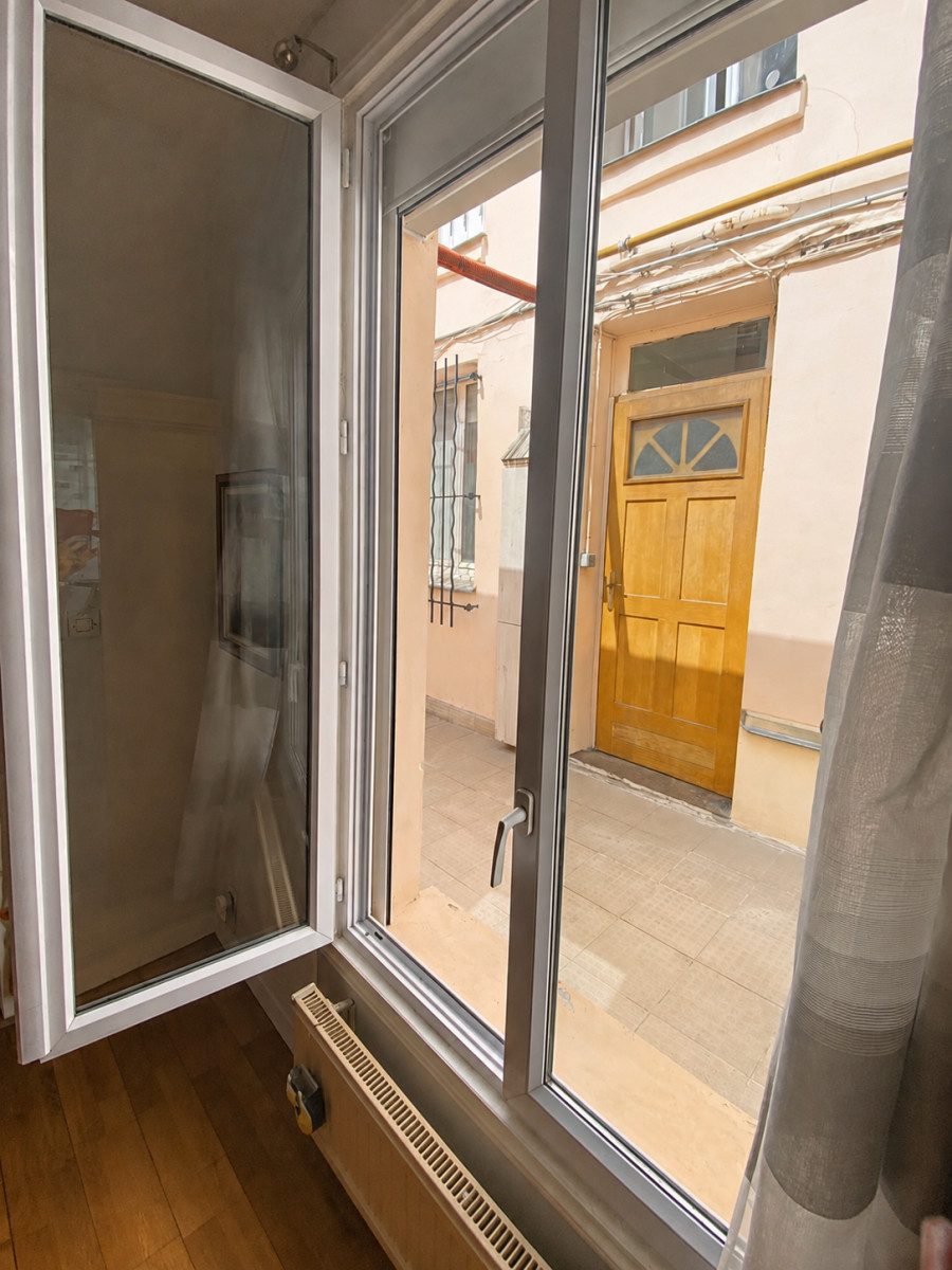 
                                                Vente
                                                 Paris 15e – Appartement 2 pièces de 37,93 m² – Dernier étage – Cave