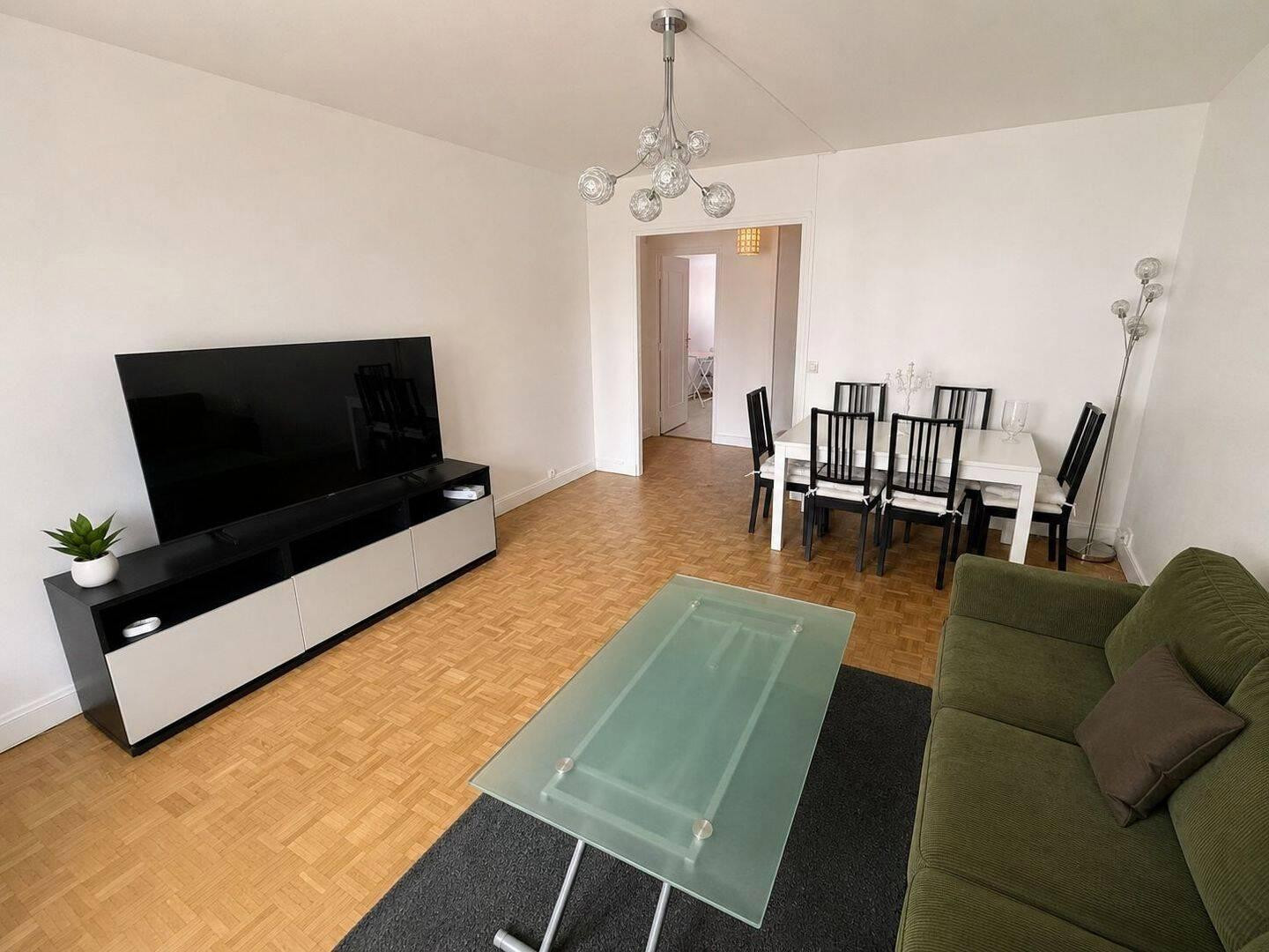 
                                                Location
                                                 PARIS 15e – LOCATION MEUBLÉE – 3 PIÈCES 65 m²