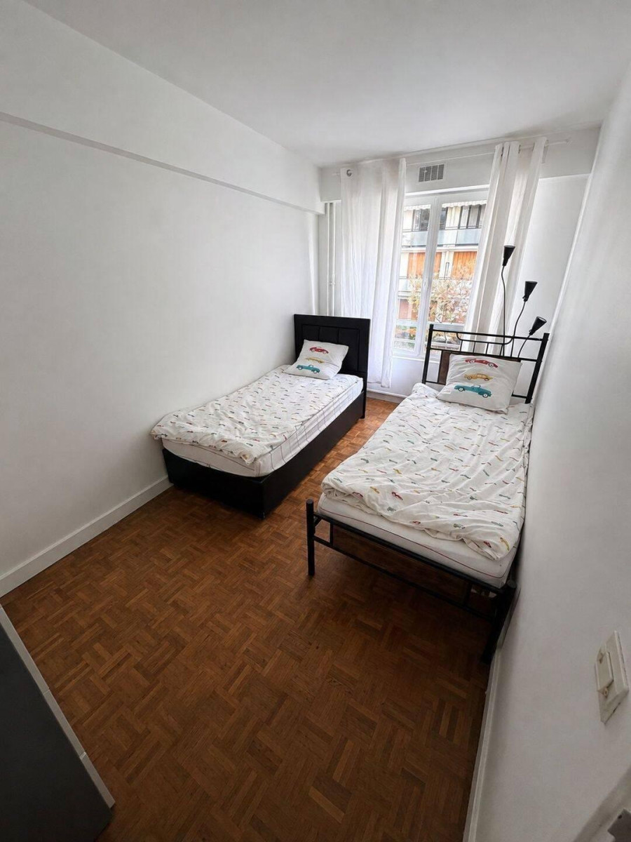 
                                                Location
                                                 PARIS 15e – LOCATION MEUBLÉE – 3 PIÈCES 65 m²