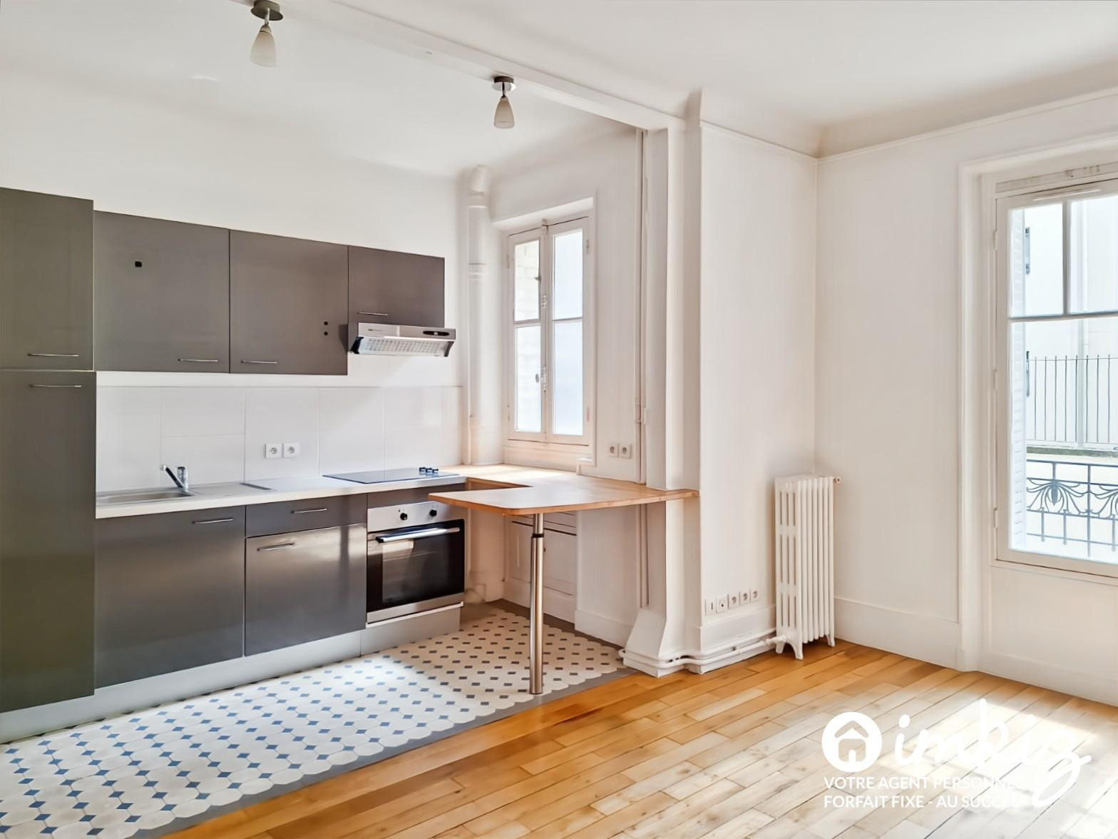 
                                                Vente
                                                 Paris 15ème 44 m² traversant, calme et lumineux