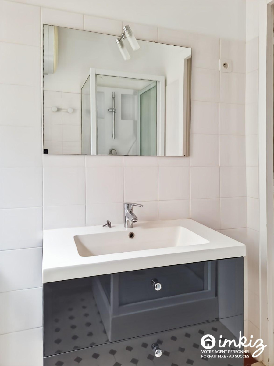 
                                                Vente
                                                 Paris 15ème 44 m² traversant, calme et lumineux