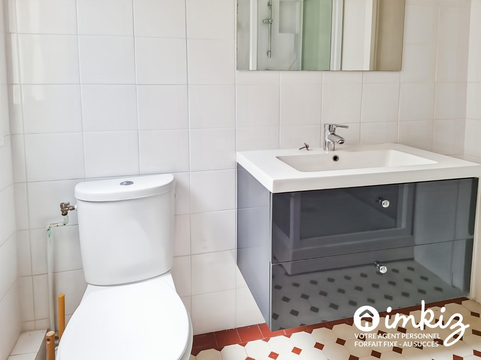 
                                                Vente
                                                 Paris 15ème 44 m² traversant, calme et lumineux