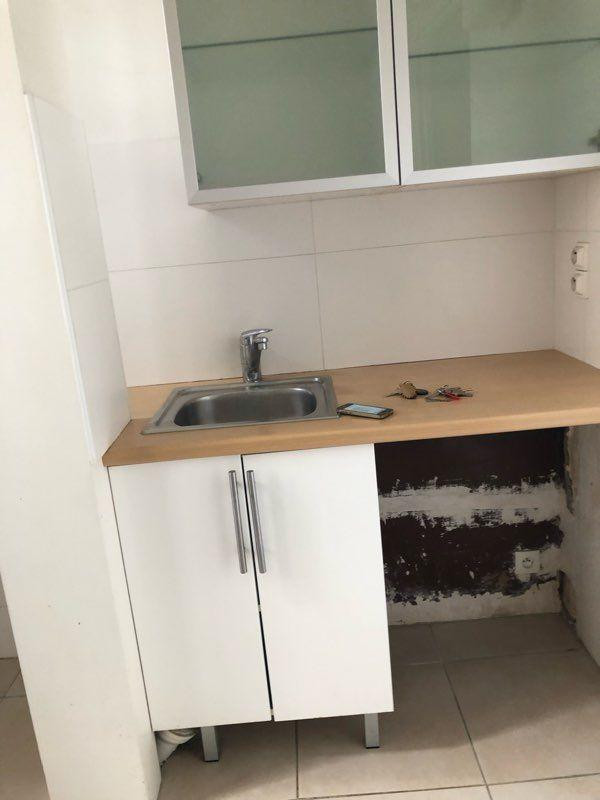 
                                                Location
                                                 Paris 15eme, studio 27m2