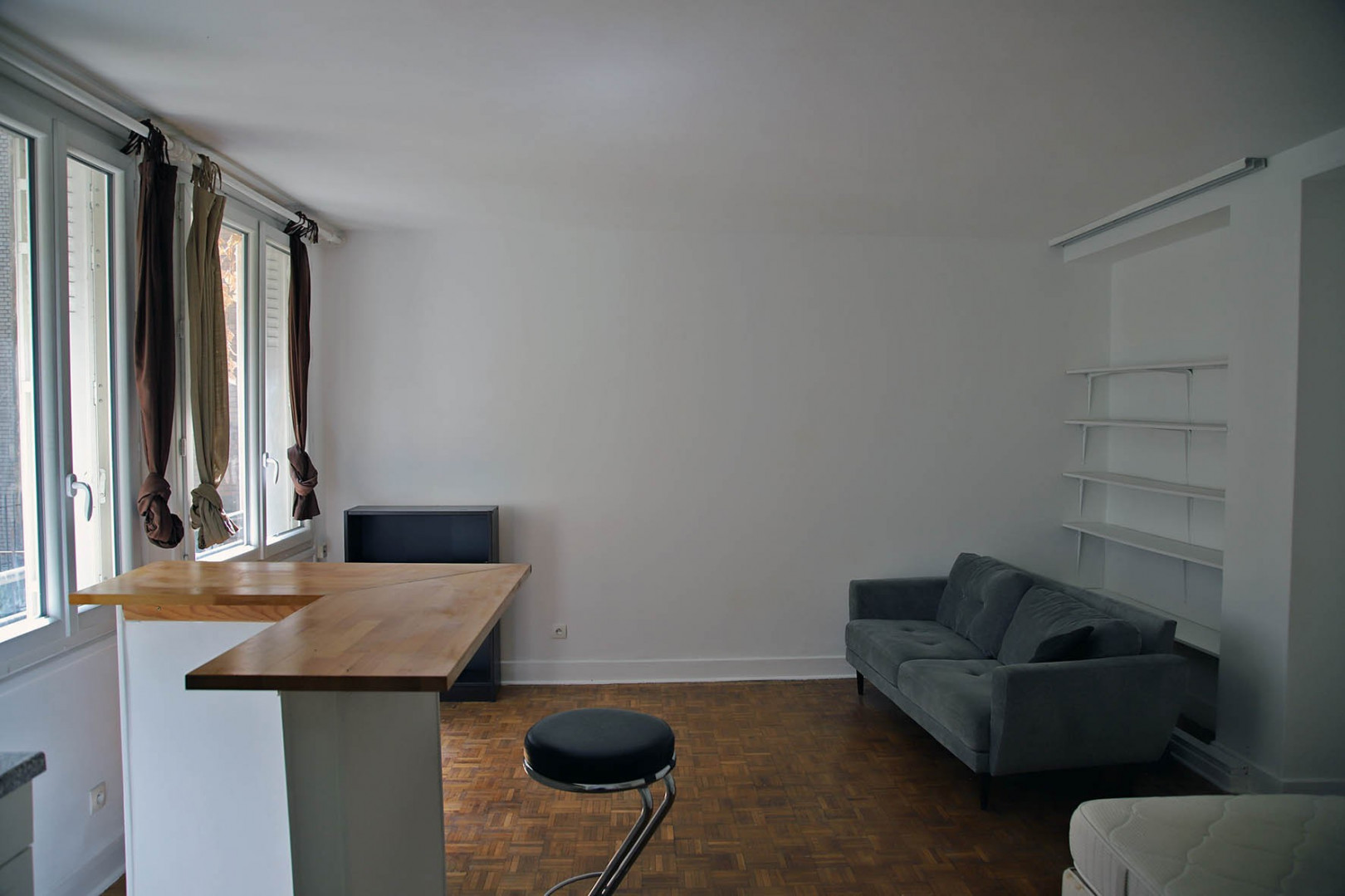 
                                                Vente
                                                 Paris 16ème Studio 31m² - 372,000 €