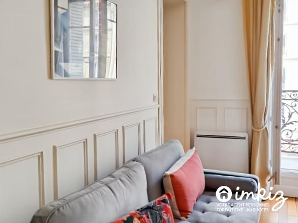 
                                                Vente
                                                 Paris 18ᵉ  3 pièces avec balcon charme ancien