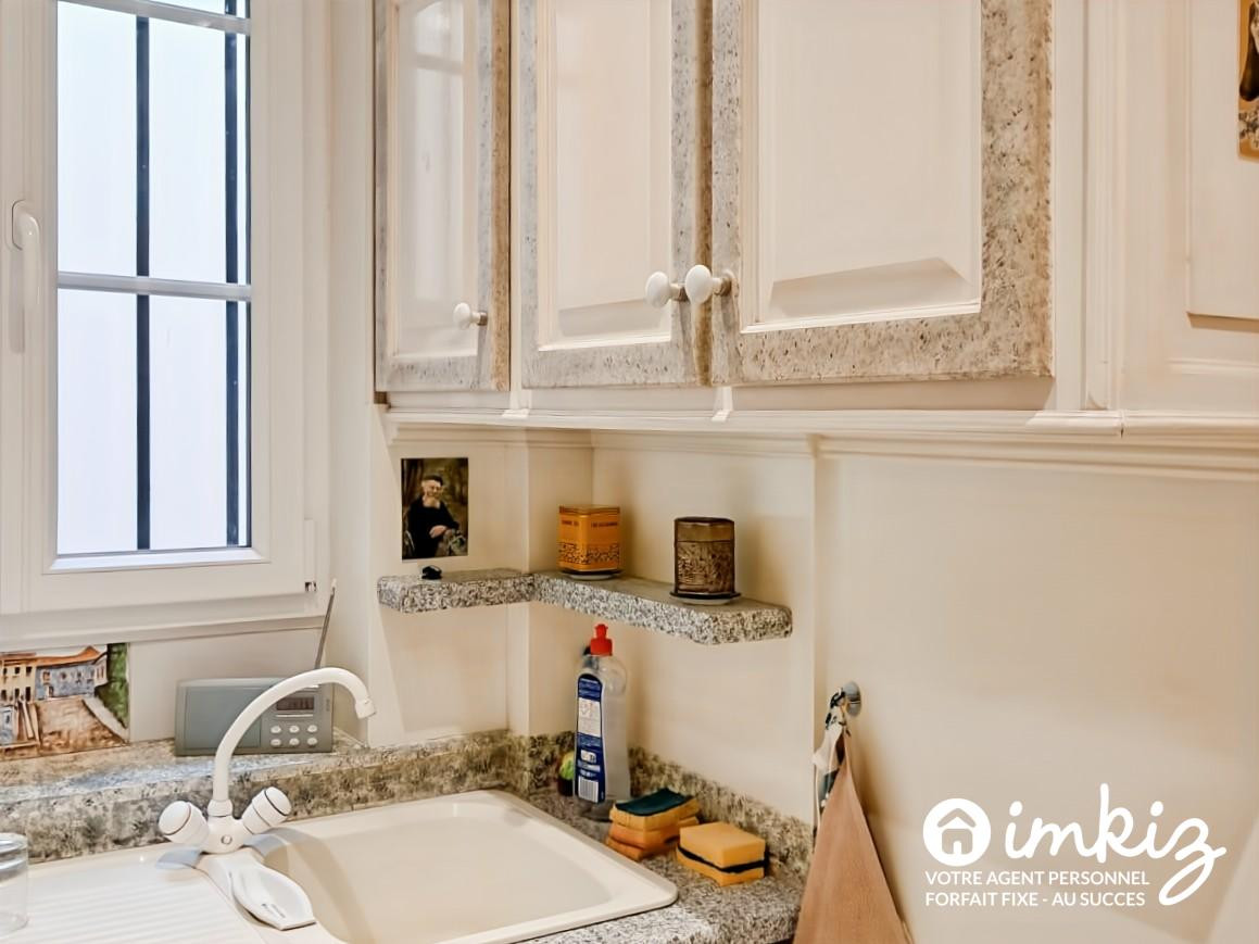 
                                                Vente
                                                 Paris 18ᵉ  3 pièces avec balcon charme ancien