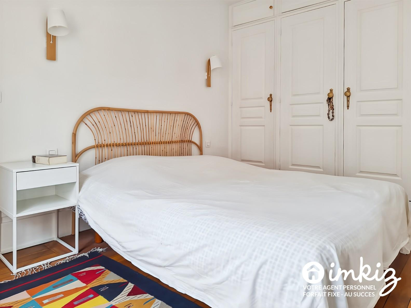 
                                                Vente
                                                 Paris 18ᵉ  3 pièces avec balcon charme ancien