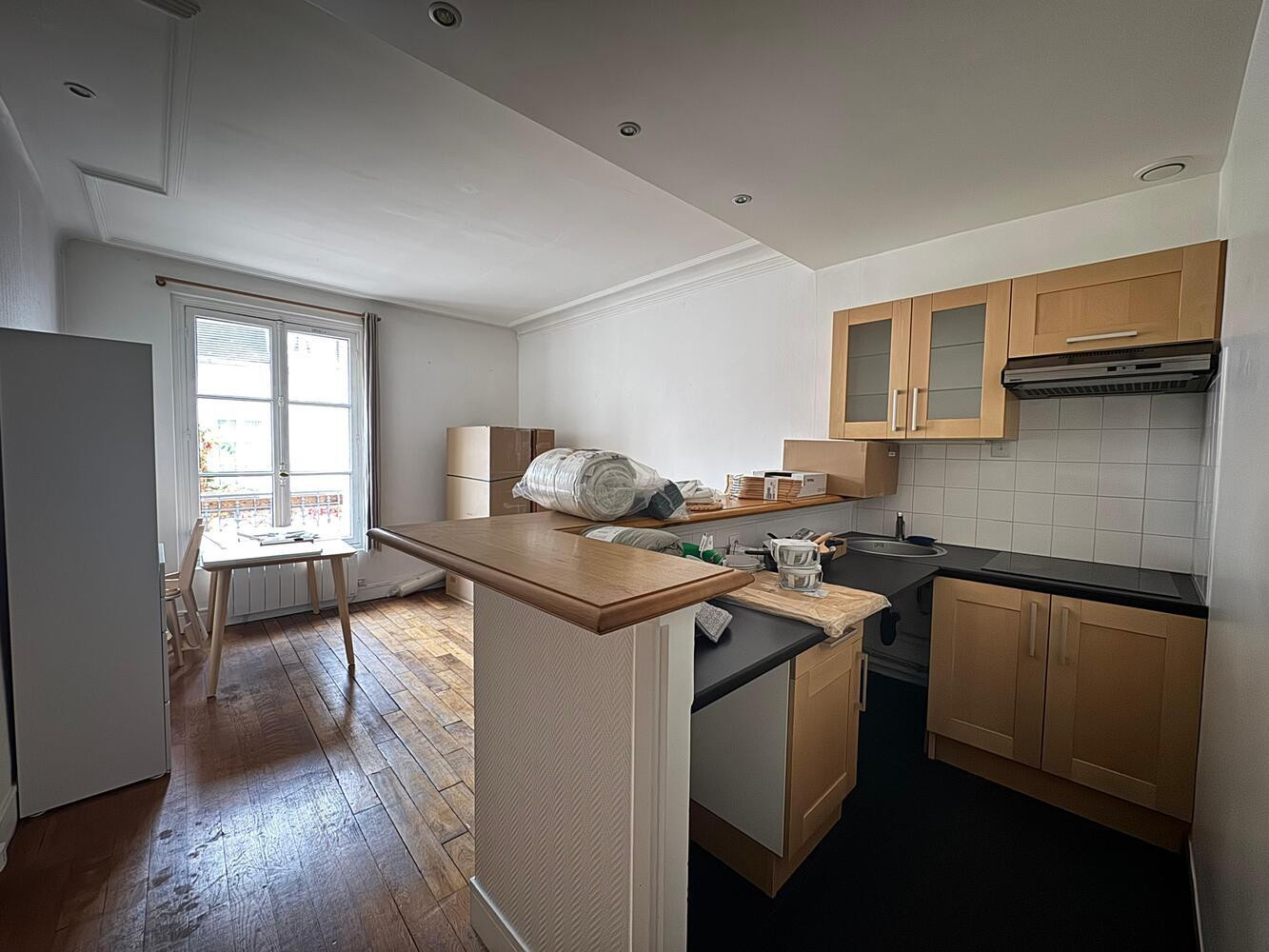 
                                                Location
                                                 PARIS 18e – MONTMARTRE HISTORIQUE – STUDIO D'