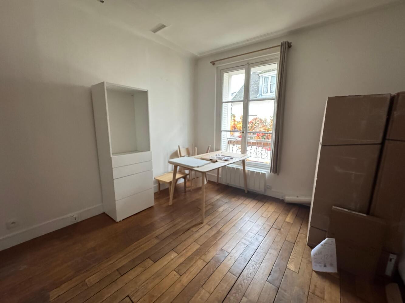 
                                                Location
                                                 PARIS 18e – MONTMARTRE HISTORIQUE – STUDIO D'