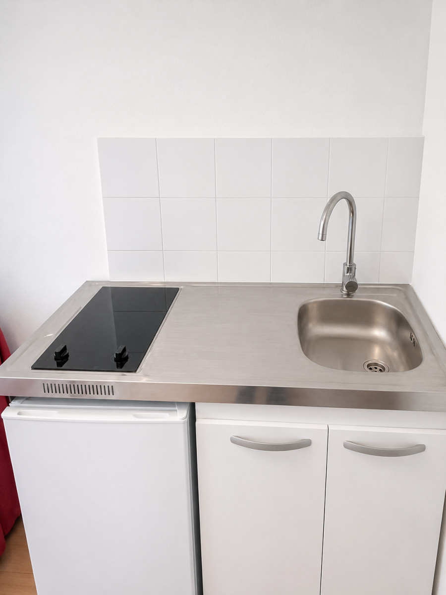 
                                                Vente
                                                 Paris 18e – Studio de 13,56 m² – 3e étage
