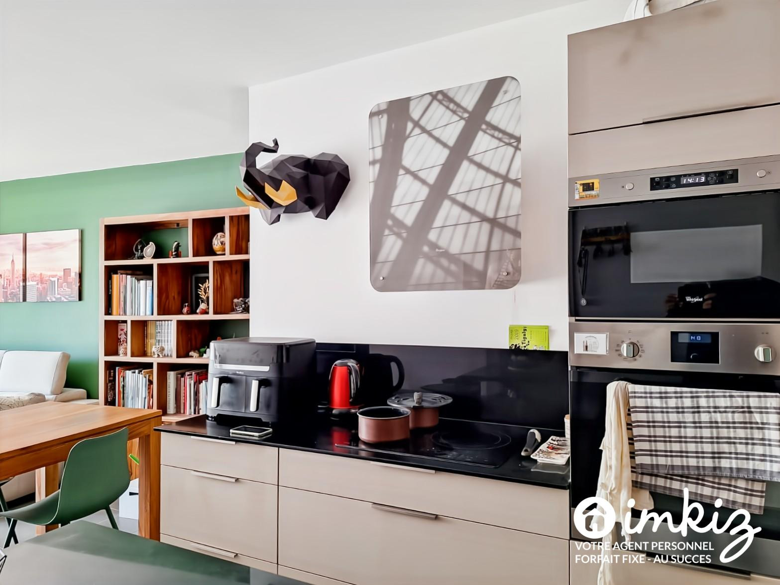
                                                Vente
                                                 Paris 19ᵉ 3 pièces de 69,6 m² traversant 2 balcons