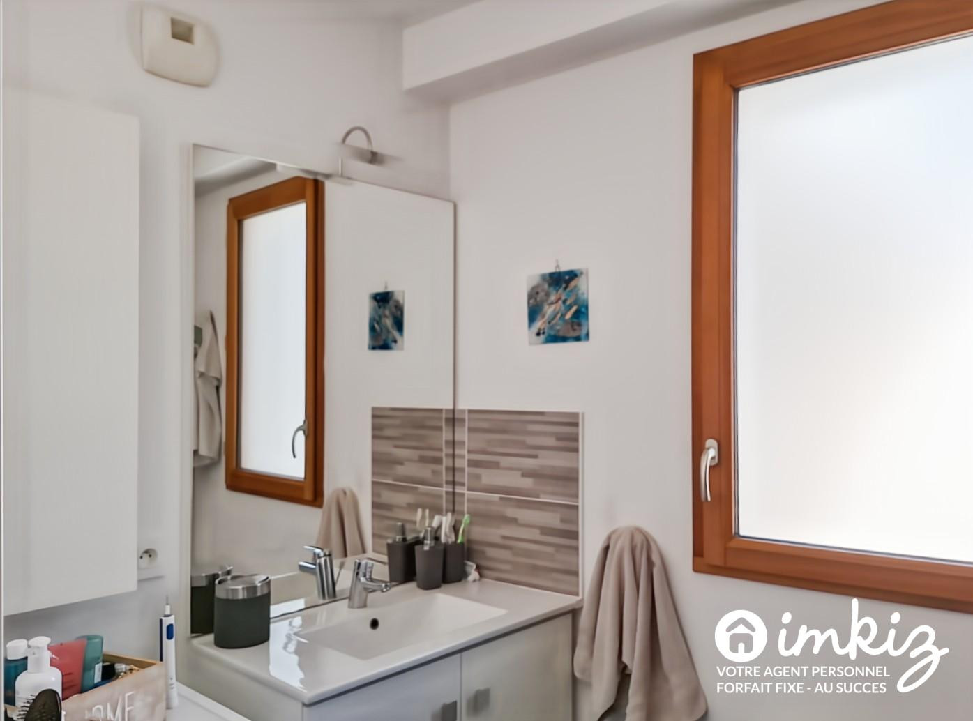 
                                                Vente
                                                 Paris 19ᵉ 3 pièces de 69,6 m² traversant 2 balcons