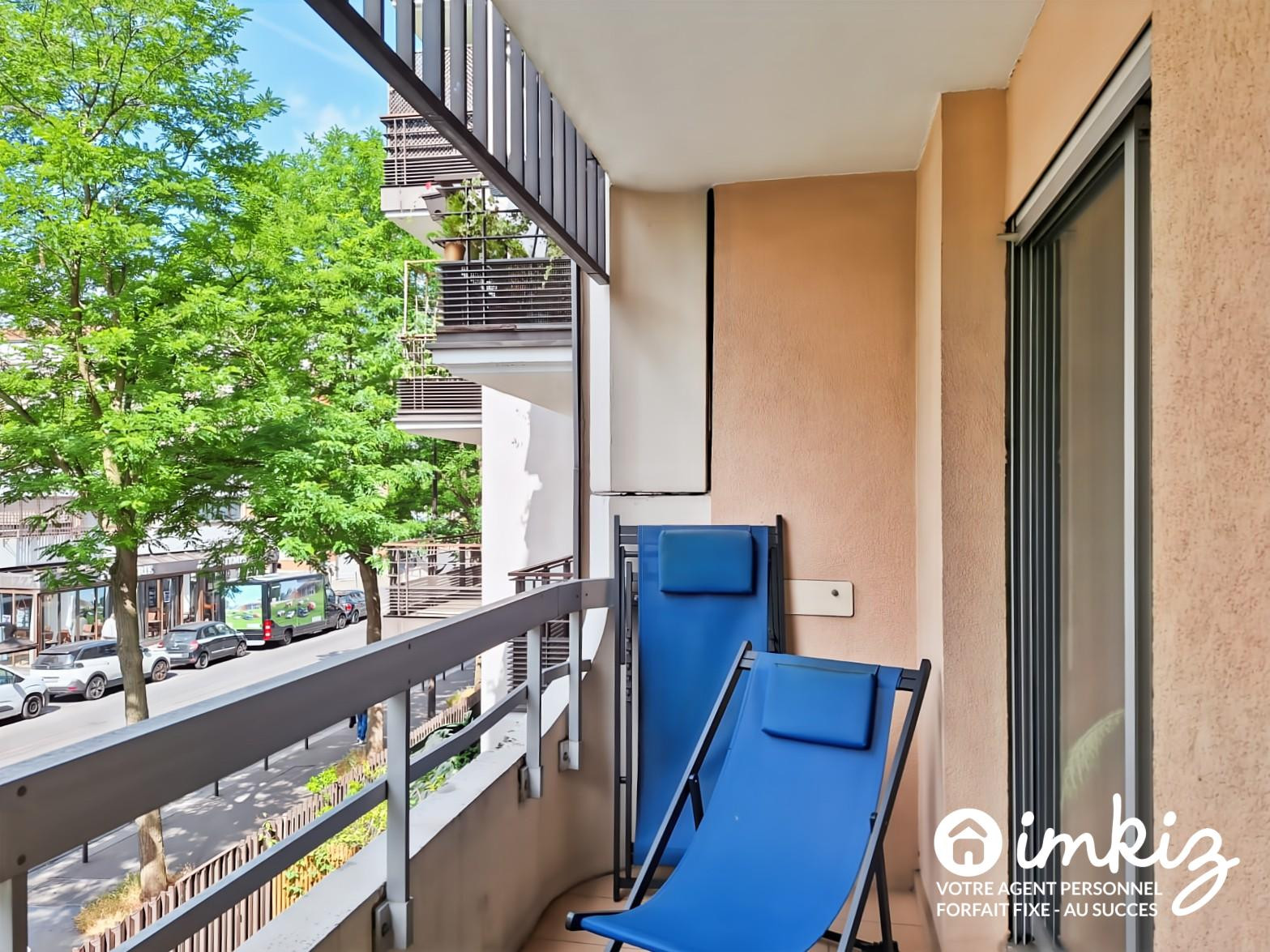 
                                                Vente
                                                 Paris 19e – 3P refait à neuf, traversant, 2 loggia