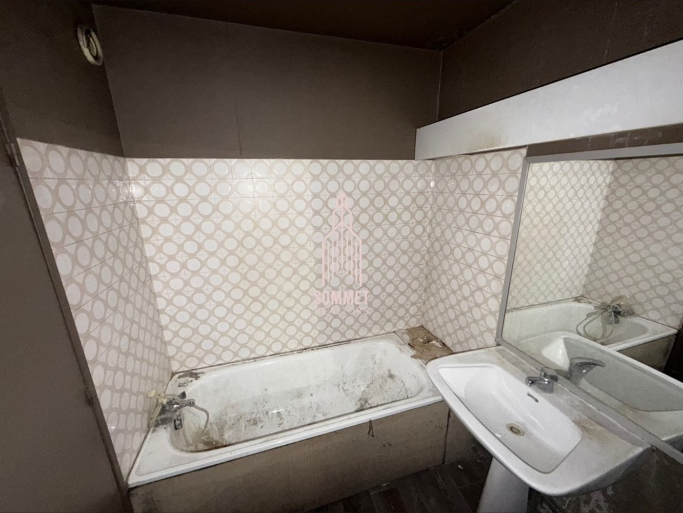 
                                                Vente
                                                 PARIS 19ème – BELLEVILLE – APPARTEMENT 3 PIÈC