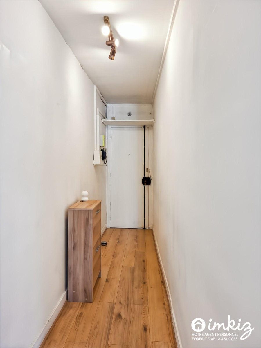 
                                                Vente
                                                 Paris 20ᵉ  3 pièces 55 m² ascenseur et cave