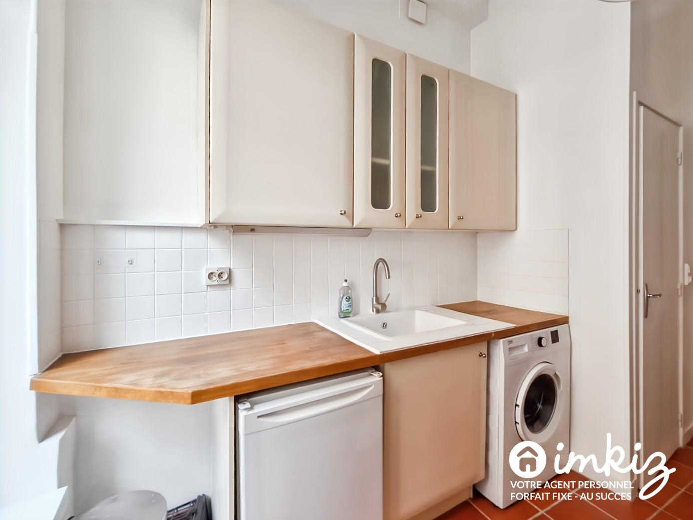 
                                                Vente
                                                 Paris 20ᵉ  Studio avec mezzanine et cour privative