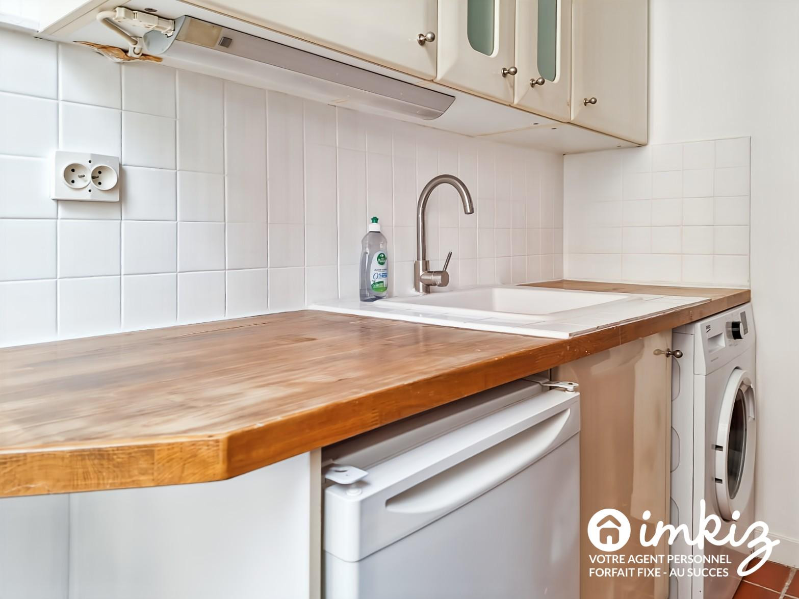 
                                                Vente
                                                 Paris 20ᵉ  Studio avec mezzanine et cour privative