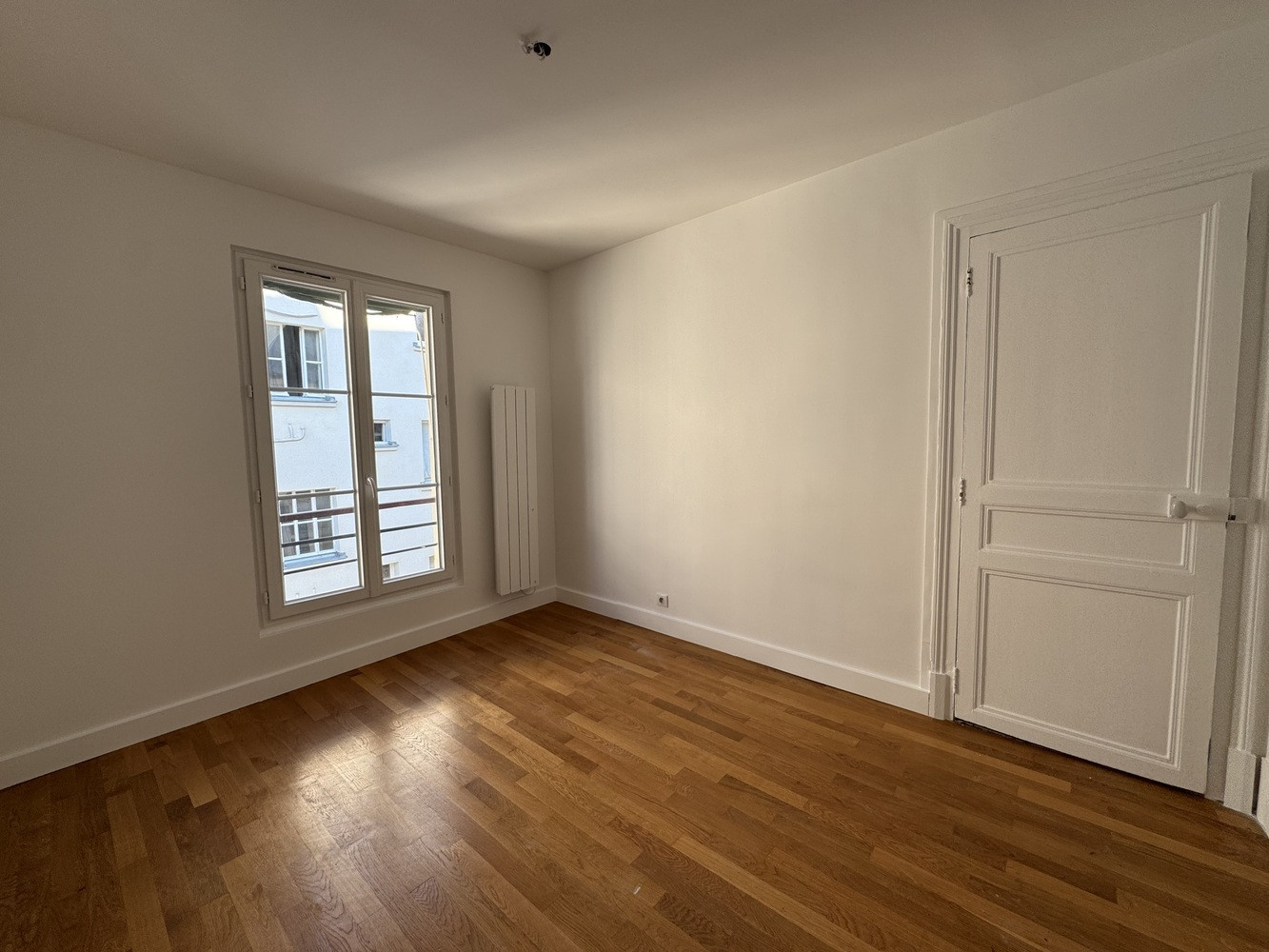 
                                                Location
                                                 PARIS 7 – GROS-CAILLOU | T2 26m² Calme Absolu
