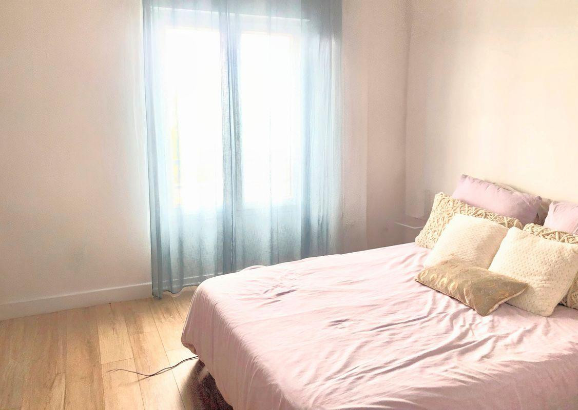 
                                                Location
                                                 Paris Charenton 2P refait à neuf 46M2 1295 CC