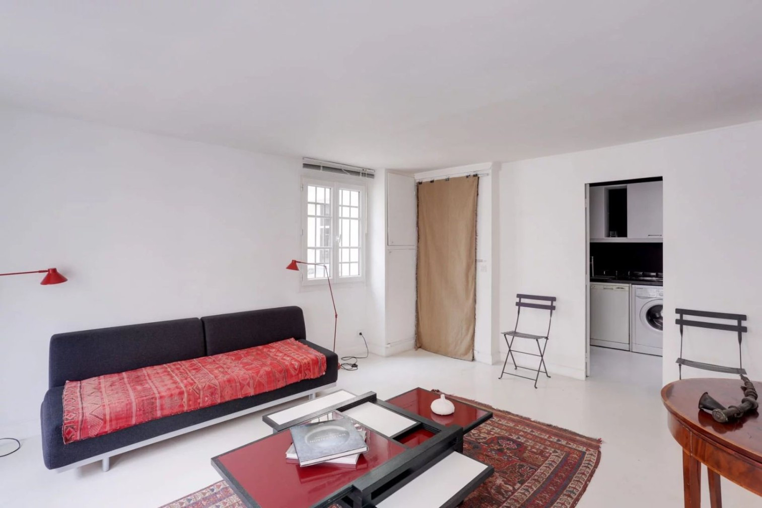 
                                                Vente
                                                 PARIS III - PONT AUX CHOUX - MAGNIFIQUE 2 PIECES