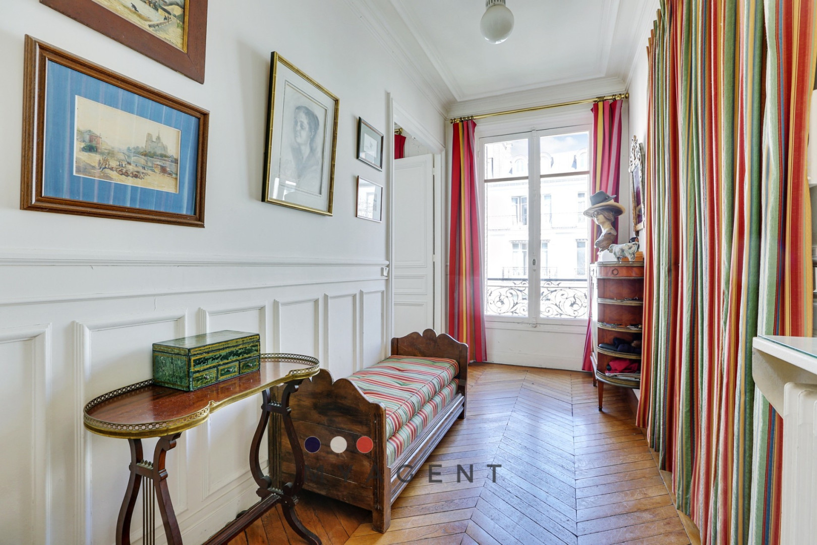 
                                                Vente
                                                 PARIS XVI – Victor Hugo / Longchamp