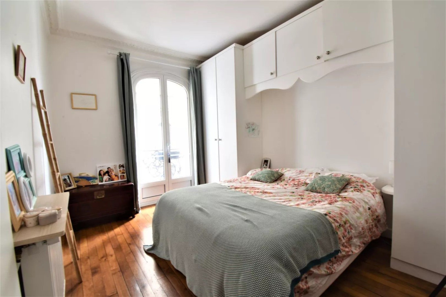 
                                                Vente
                                                 PARIS XVII - PEREIRE/SAUSSURE - 3 PIECES