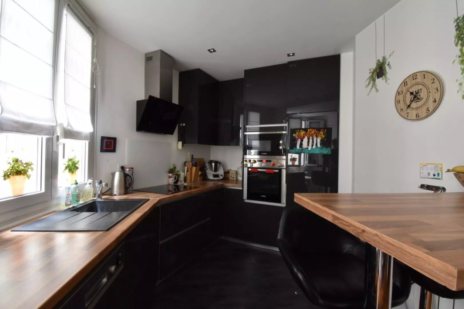 
                                                Vente
                                                 PARIS XVII - PEREIRE/SAUSSURE - 3 PIECES