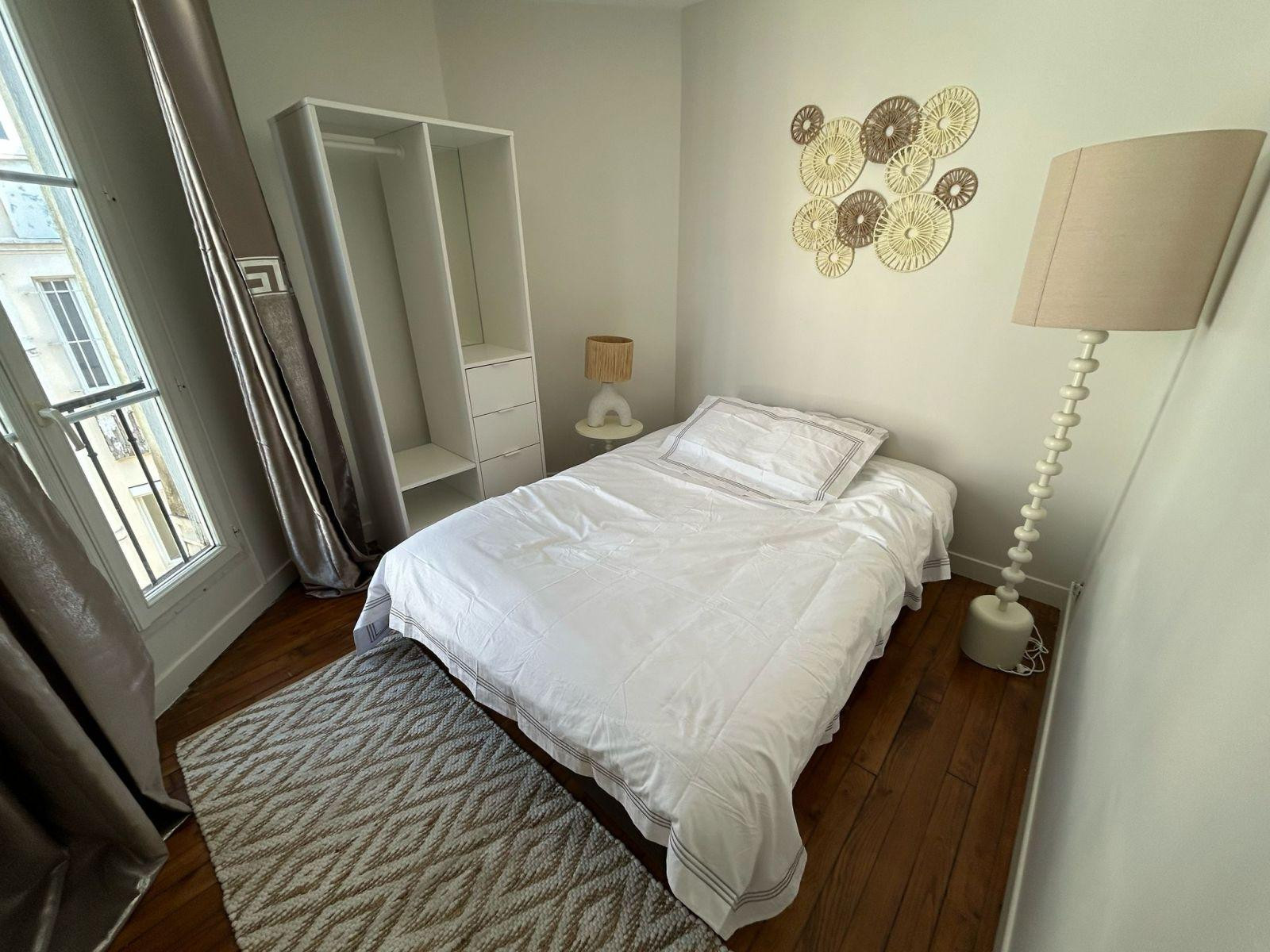 
                                                Location
                                                 Paris XVl Apparement haussemanien