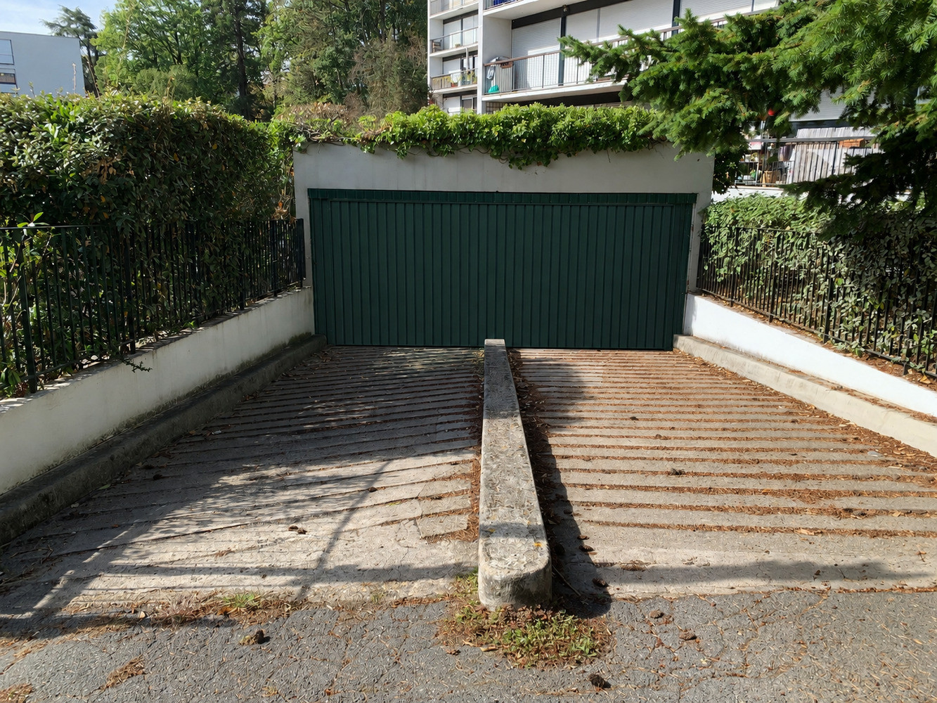 
                                                Vente
                                                 Parking en sous-sol - La Vallée aux Loups