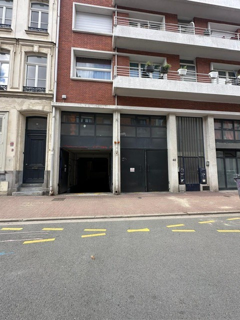 
                                                Location
                                                 Parking / garage fermé sécurisé - Rue de Valmy