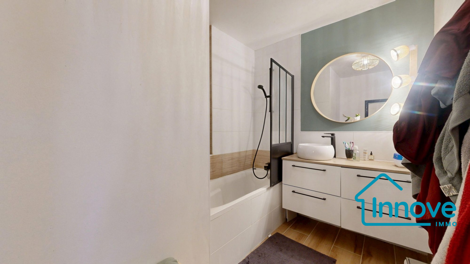 
                                                Vente
                                                 Parly 2 : appartement 3 pièces de 75 m² avec loggia, cave et p